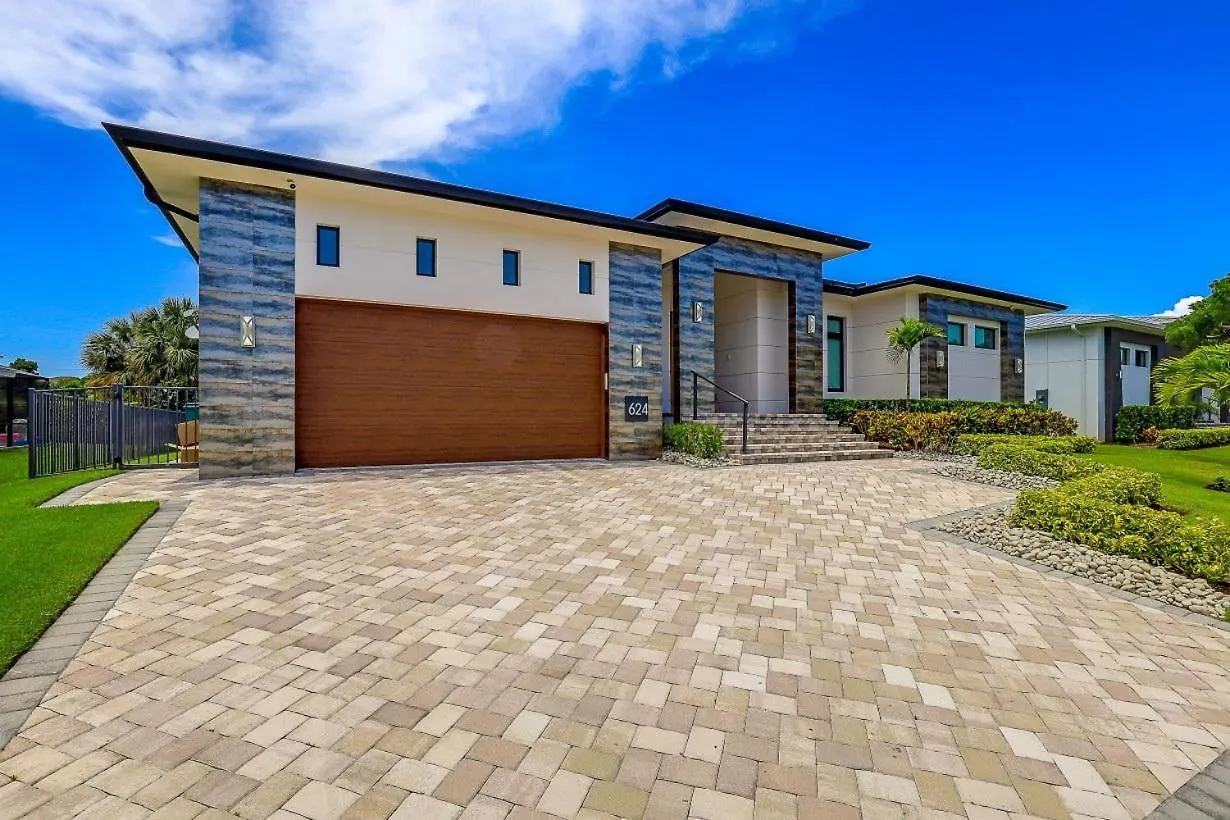 624 Seagrape Drive *