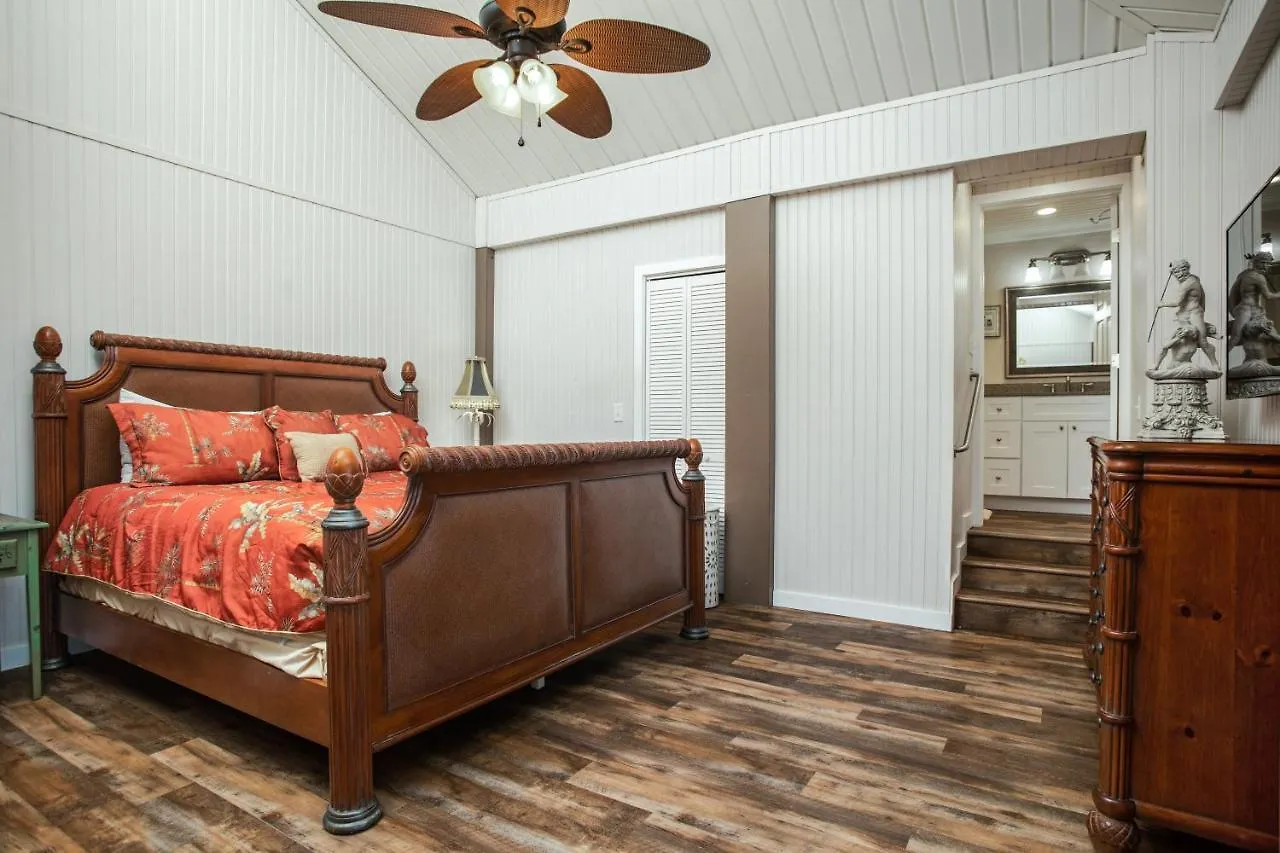 The Boathouse Motel