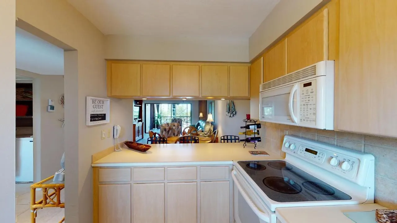 Pristine 2 Bed Condo, Steps From Free Access Holiday home Marco Island
