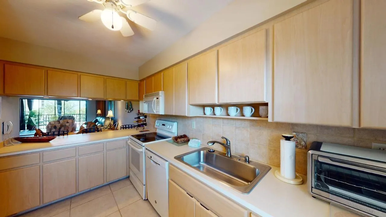 Pristine 2 Bed Condo, Steps From Free Access Holiday home *