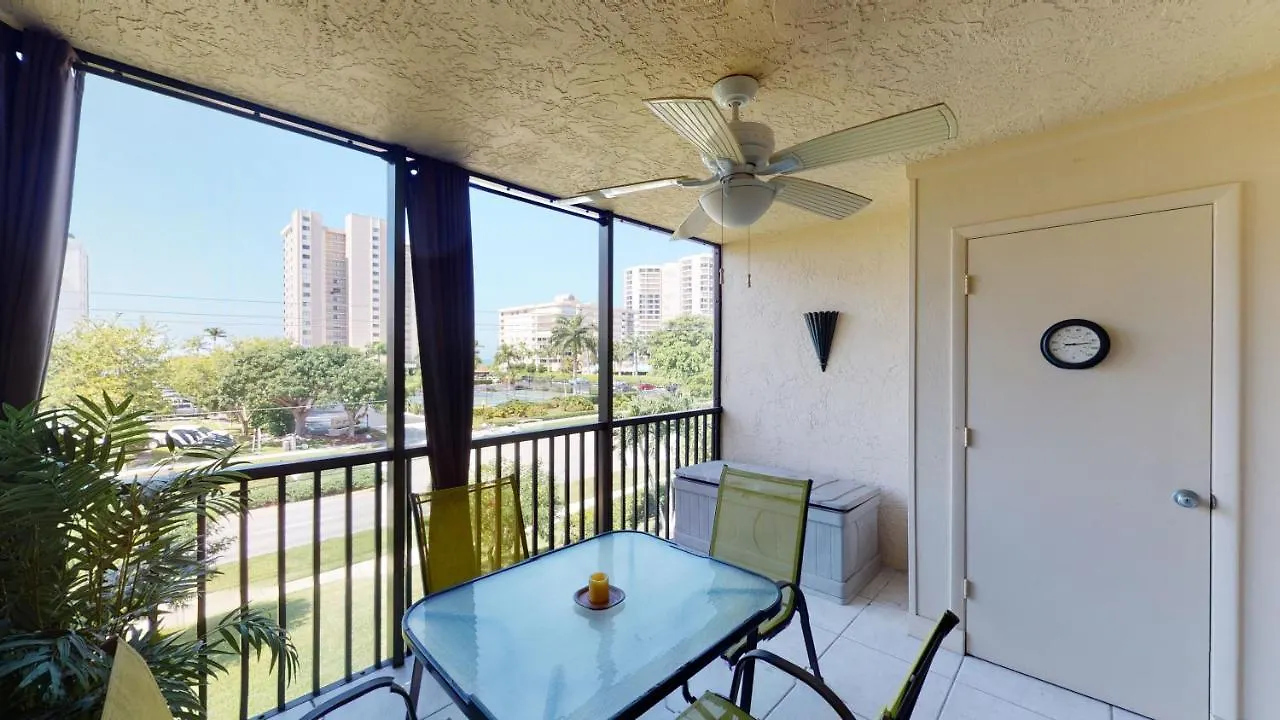Pristine 2 Bed Condo, Steps From Free Access Holiday home *