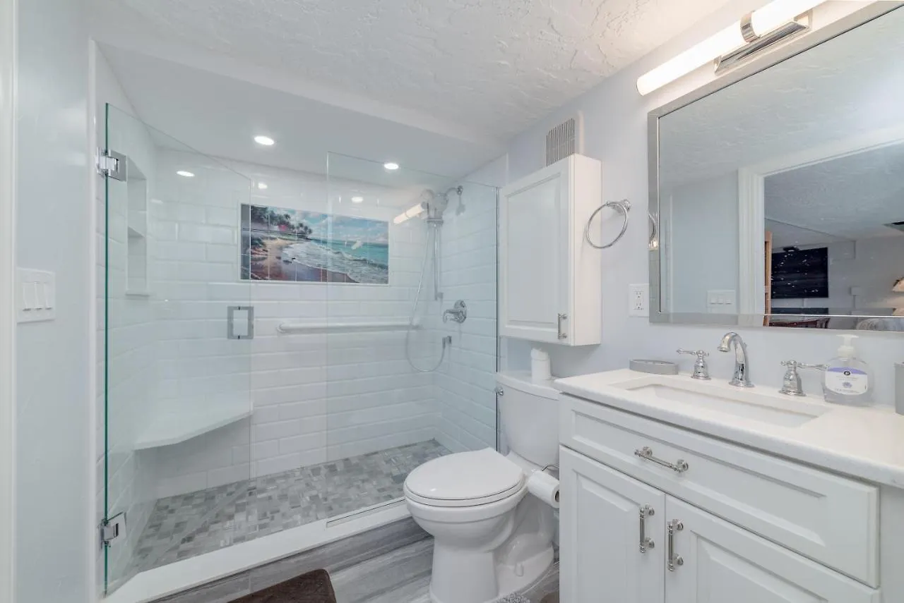 Renovated 2 Story 2 Bed 2 Bath Unit With On-site Dolphin Tiki Holiday home Marco Island