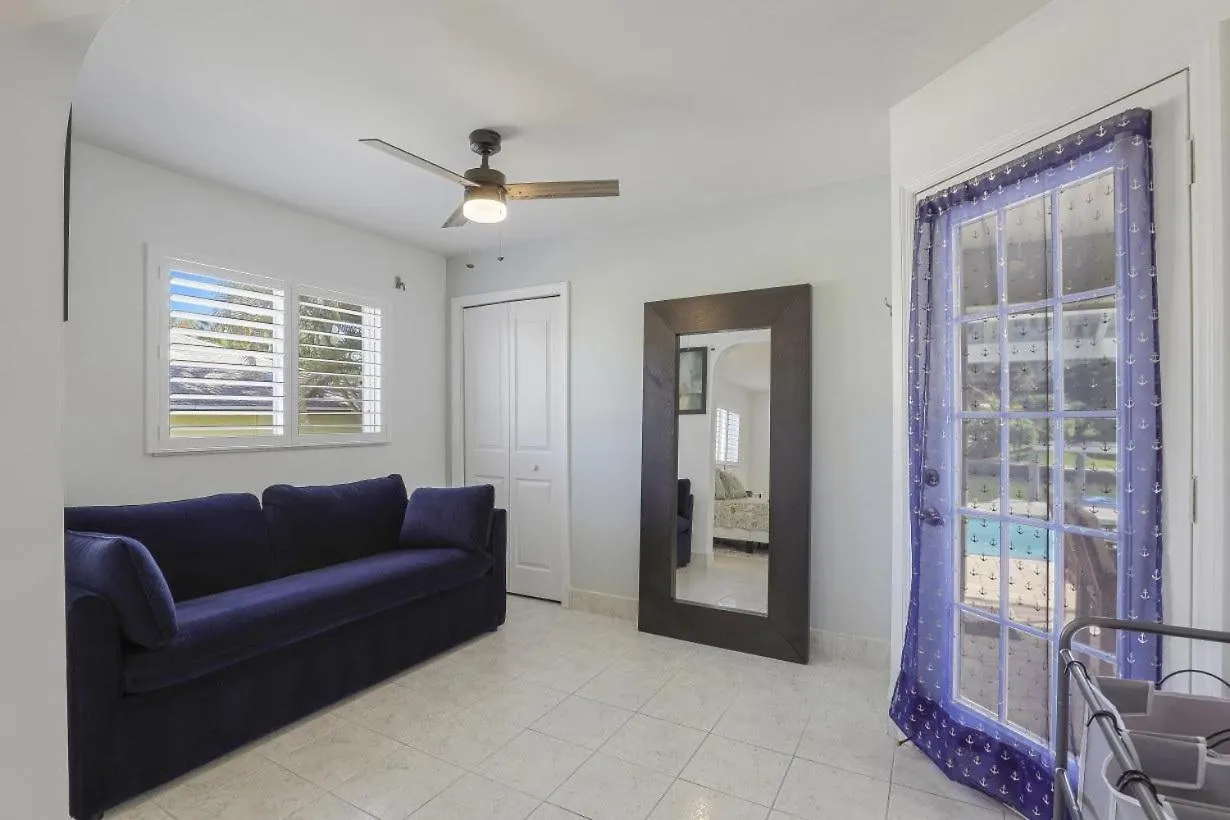 1069 Ruppert Road Holiday home Marco Island