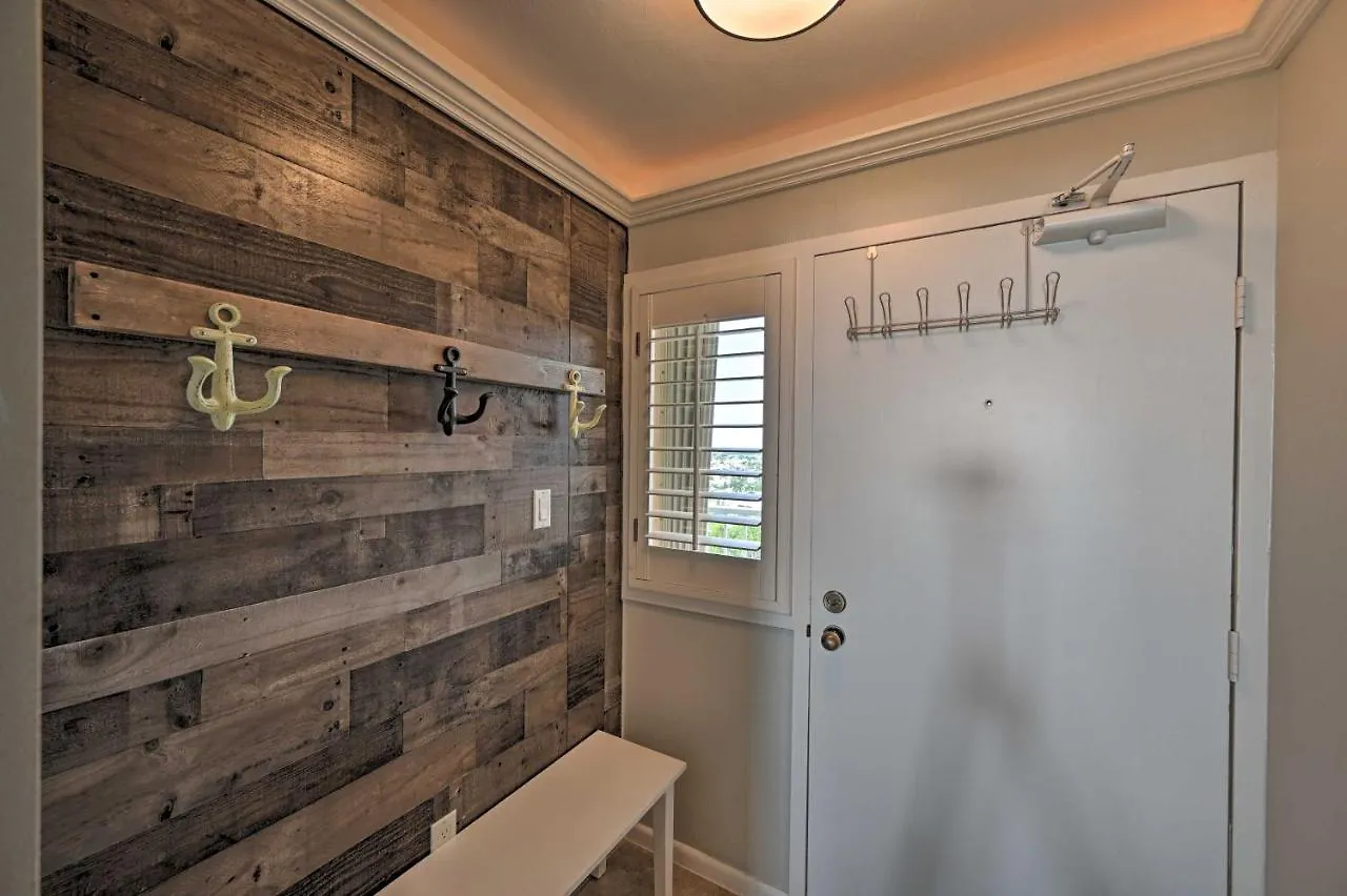 Cozy Coastal With Pool Access Steps To Beach! Marco Island
