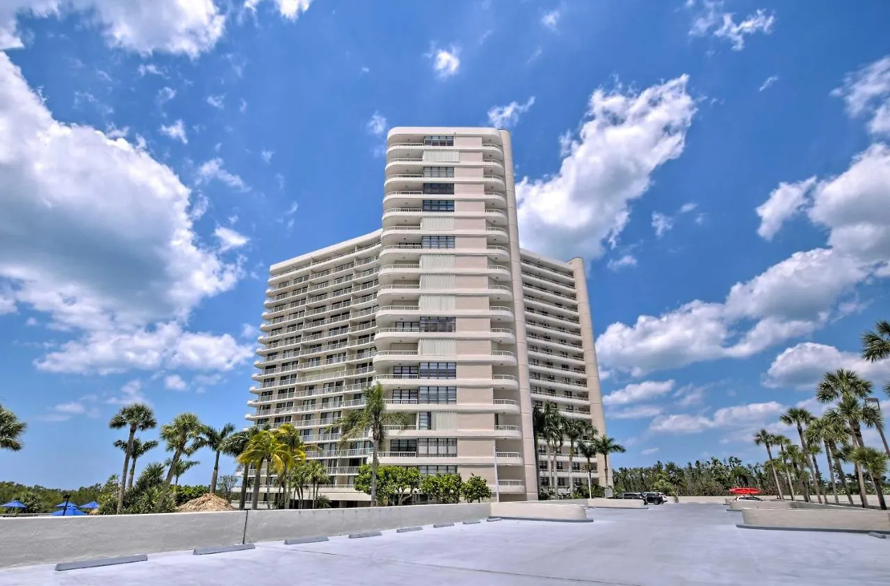 Cozy Coastal With Pool Access Steps To Beach! *