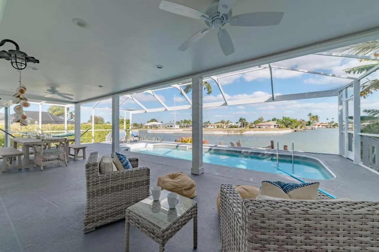 Holiday home Rose Court Pool With Dock