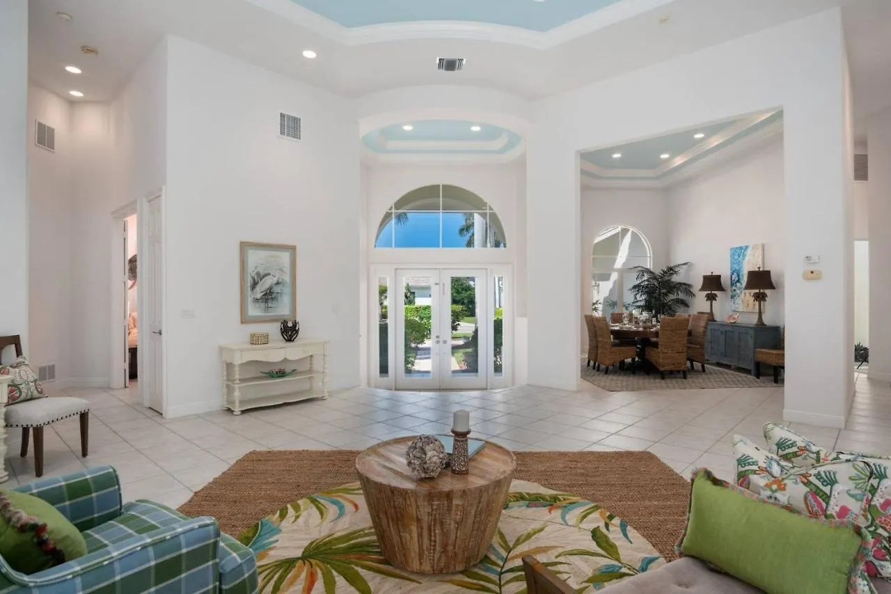 851 Eubanks Ct * Marco Island