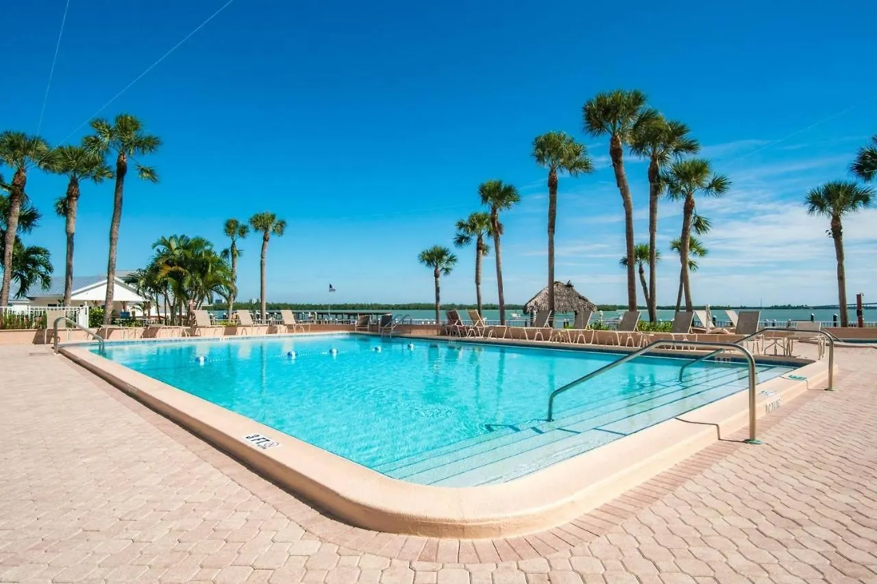 Riverside Club E201 Holiday home