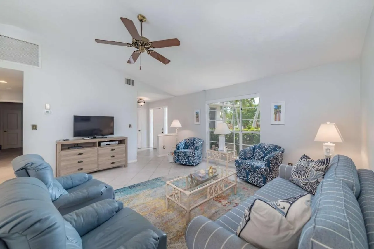 916 Loyalty Ave Holiday home