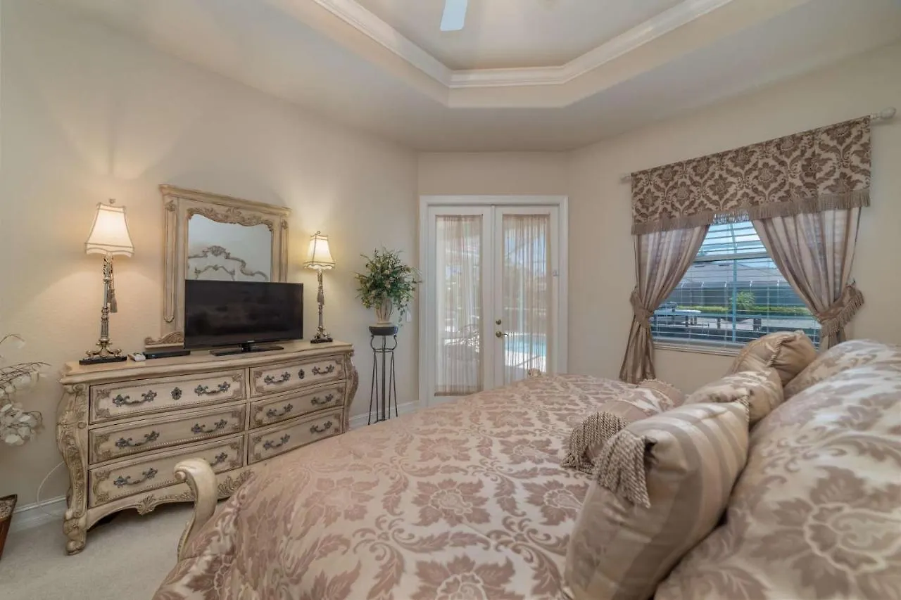 331 Waterleaf Ct * Marco Island