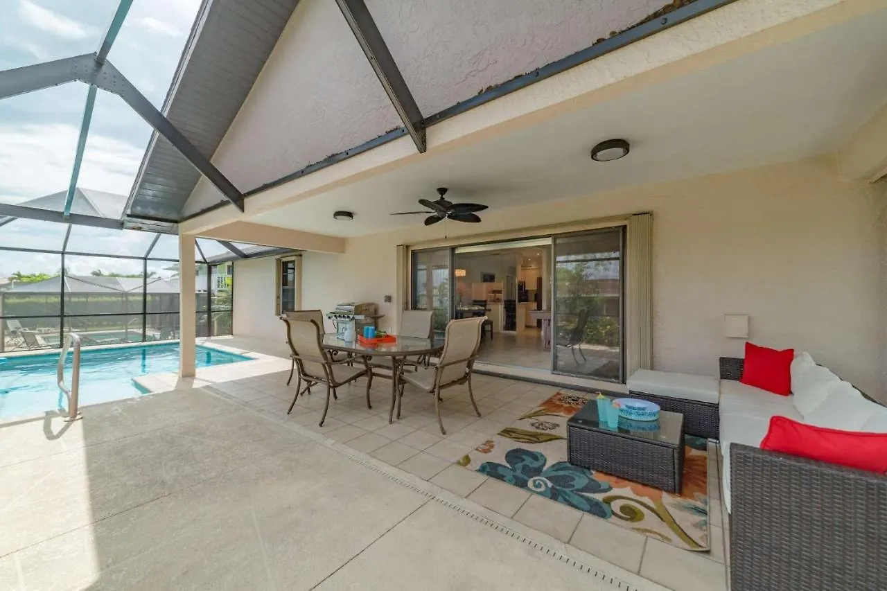 Valley Avenue Getaway With Pool Marco Island