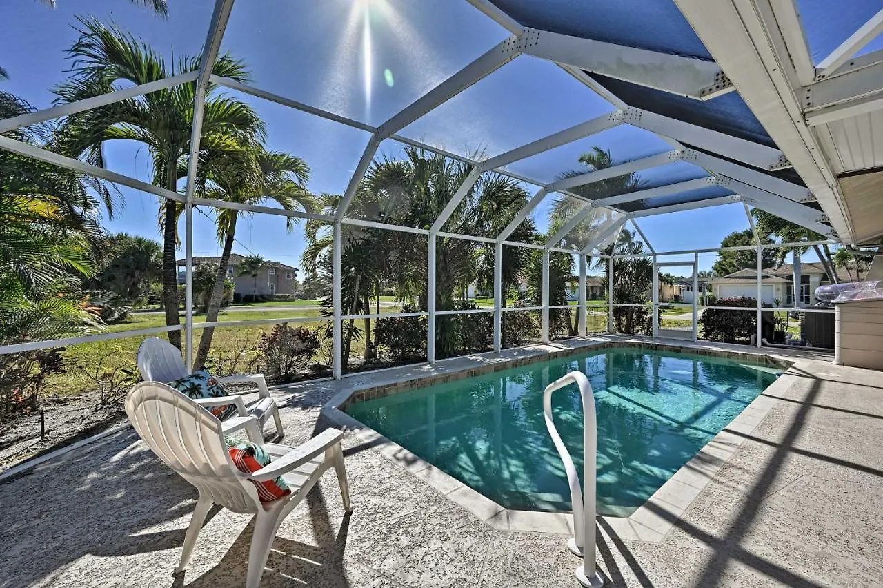 Sunny Oasis Less Than 2 Miles To Beach!
