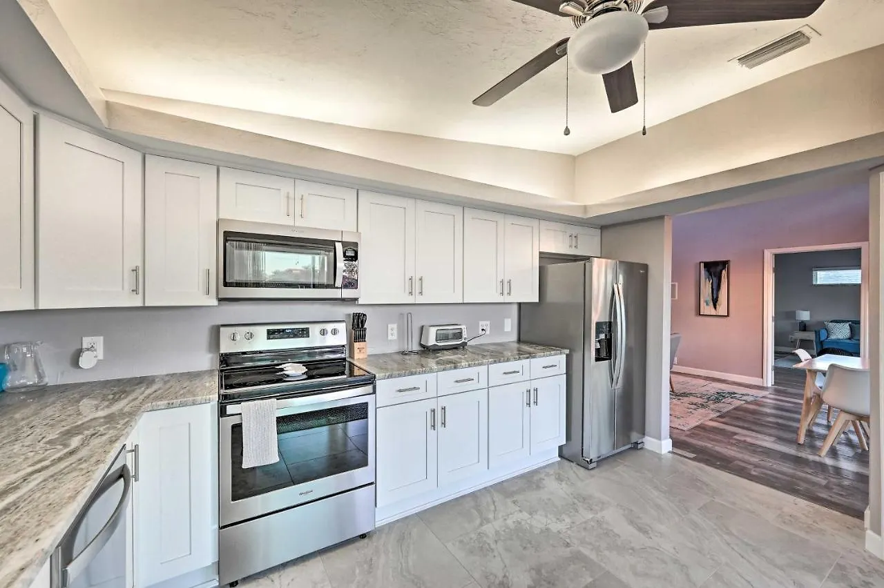 Modern Retreat With Private Pool! Marco Island