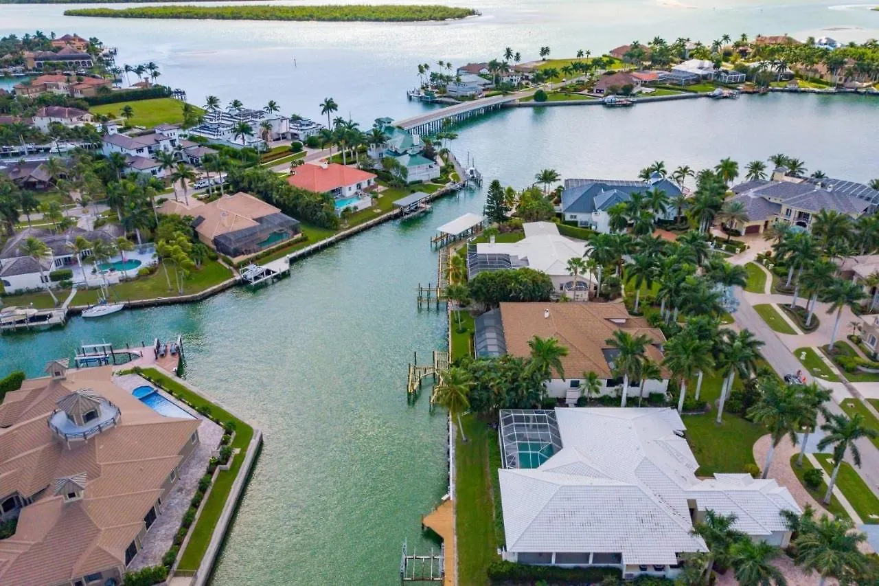 851 Eubanks Ct Holiday home *