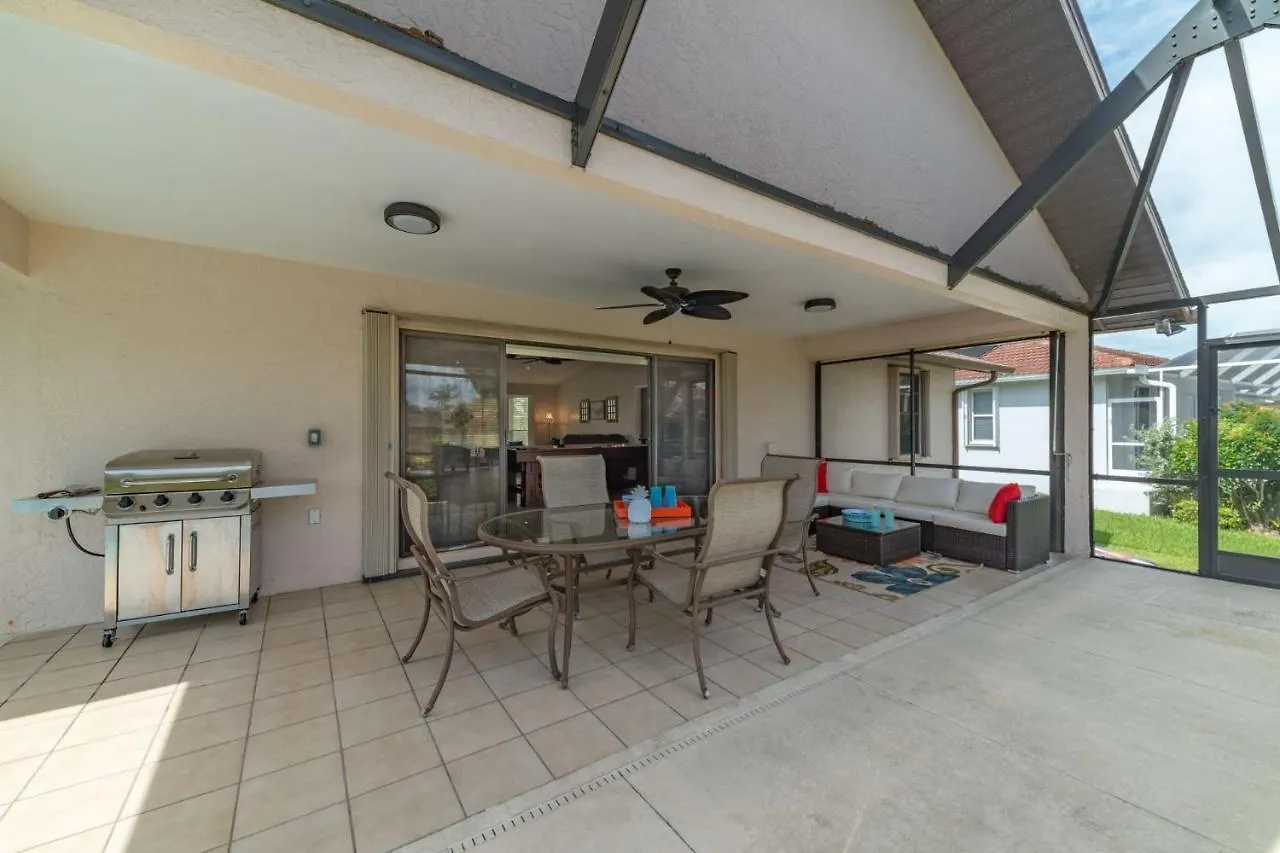 Valley Avenue Getaway With Pool Holiday home *