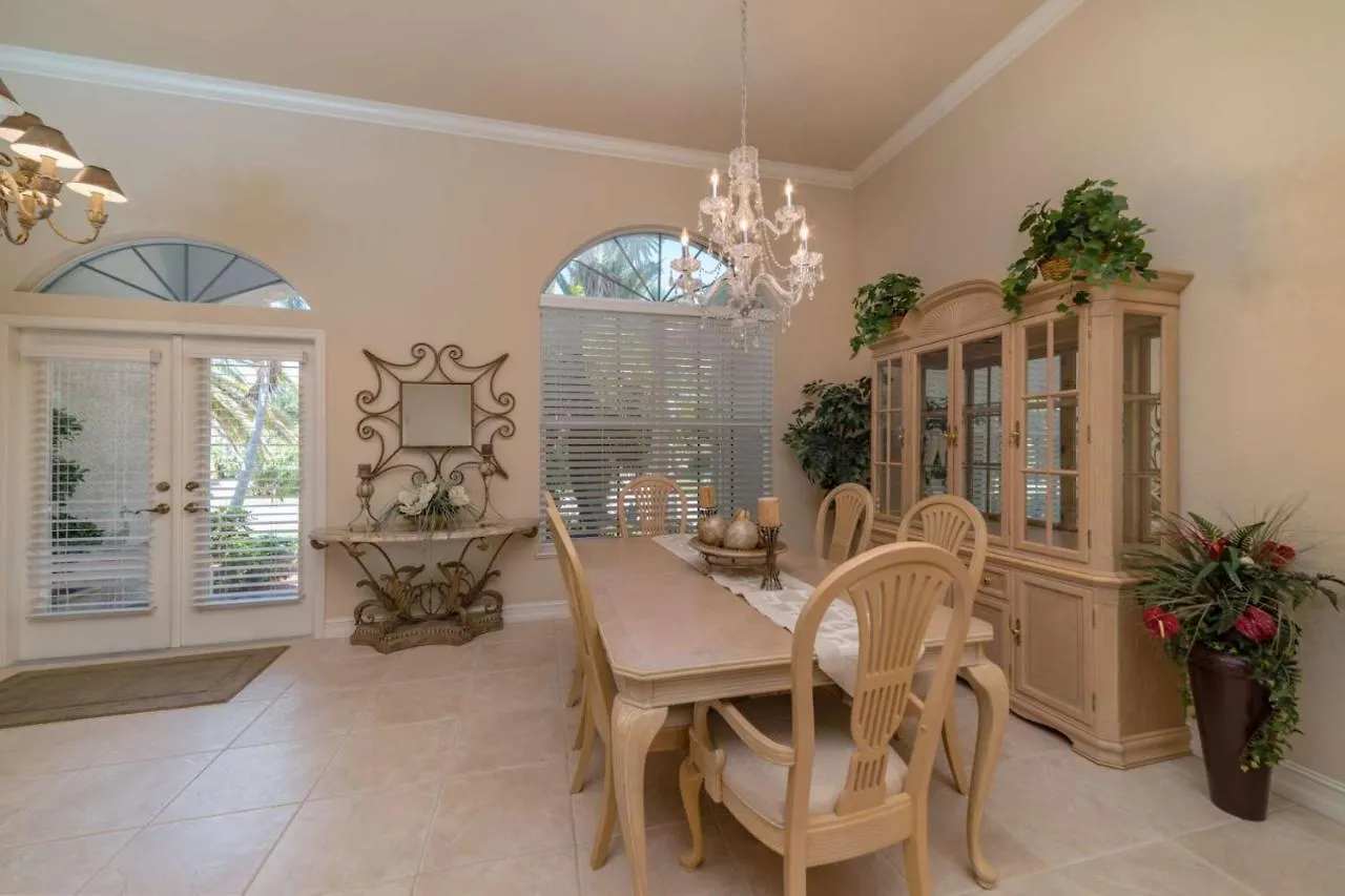 Holiday home 331 Waterleaf Ct