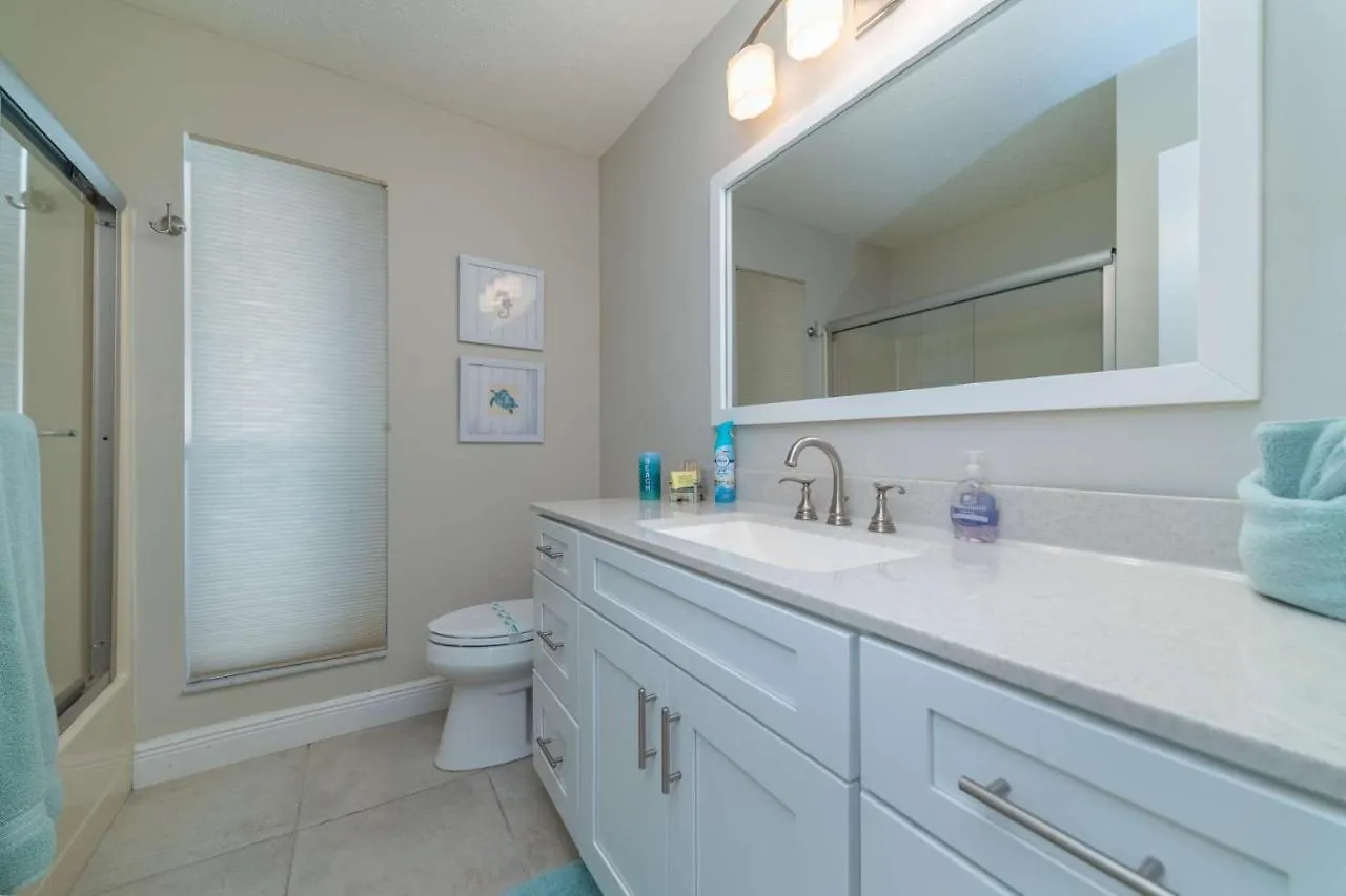 Valley Avenue Getaway With Pool * Marco Island