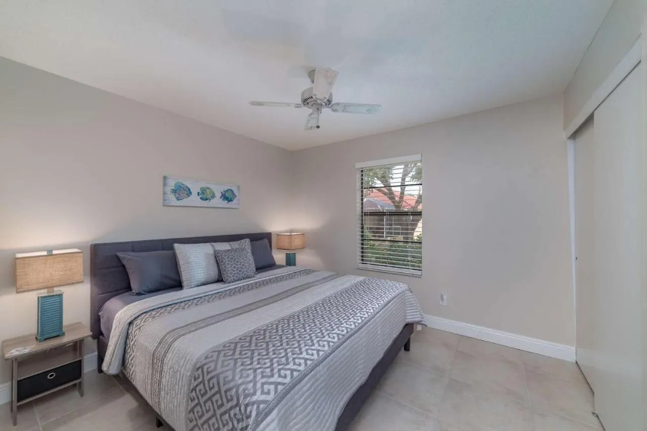 Valley Avenue Getaway With Pool Marco Island