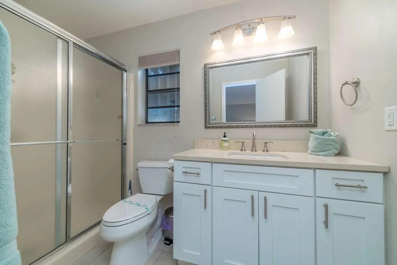 Valley Avenue Getaway With Pool * Marco Island