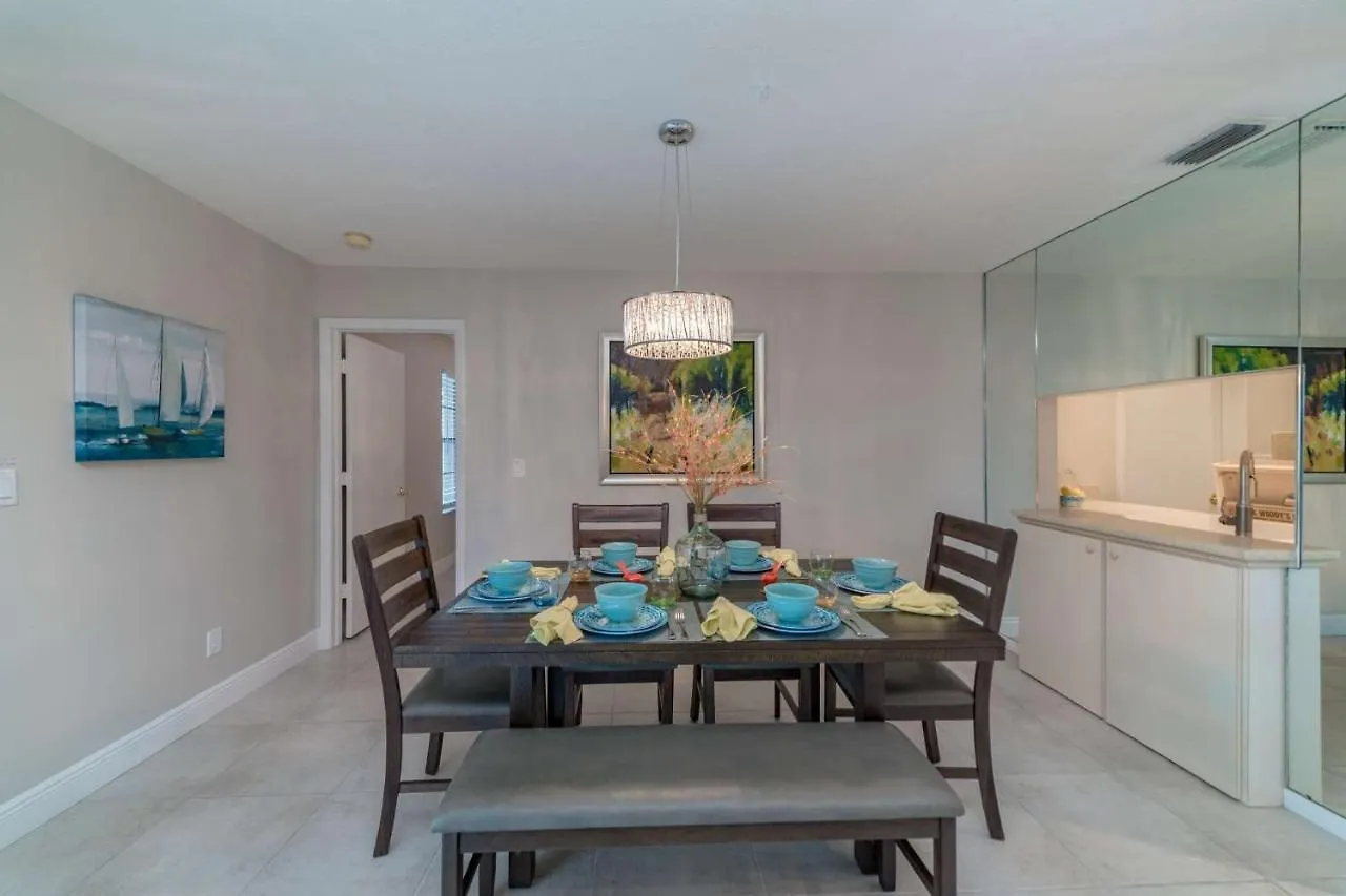Valley Avenue Getaway With Pool Holiday home