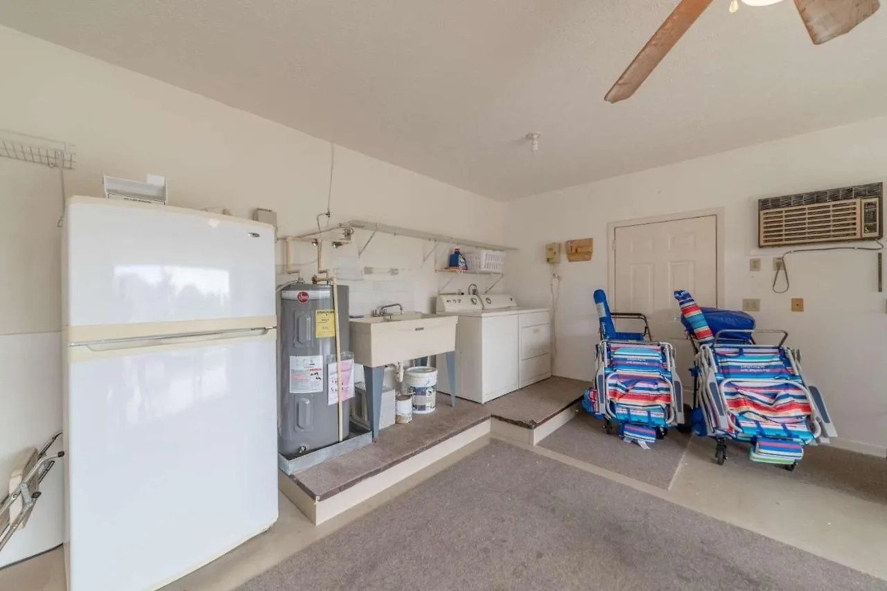 Valley Avenue Getaway With Pool Marco Island