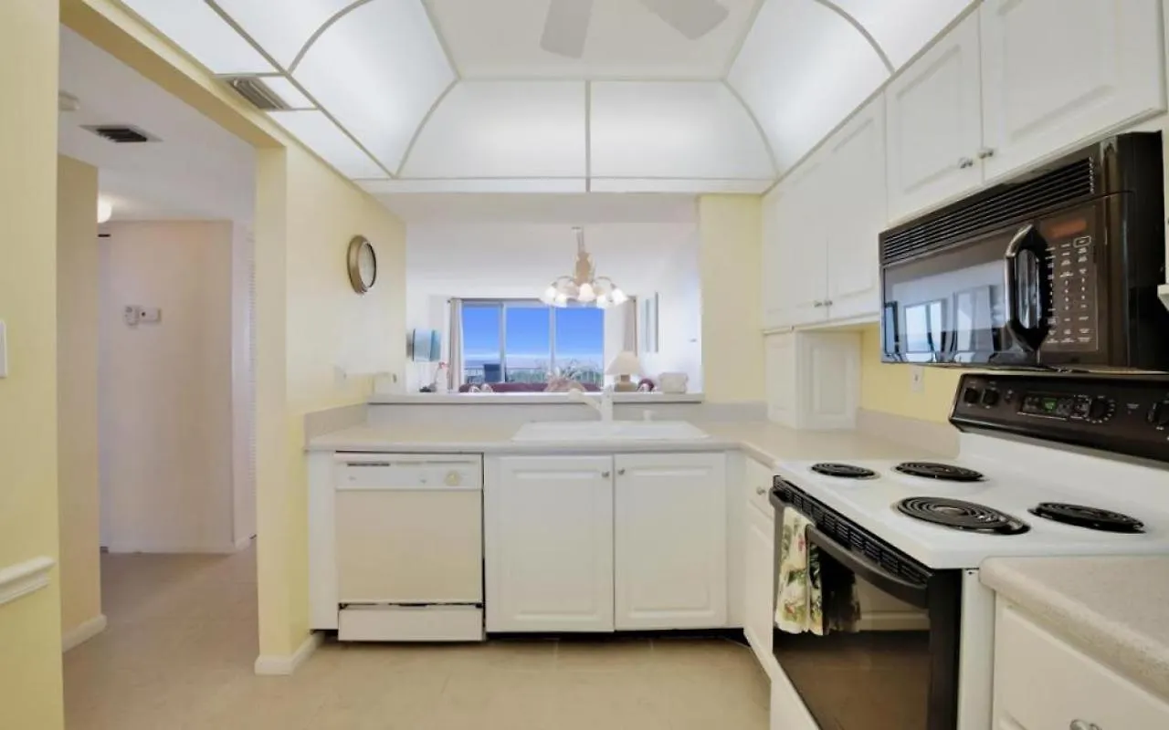 Gulf Views From Private Balcony Overlooks Popular Tigertail Preserve Holiday home Marco Island