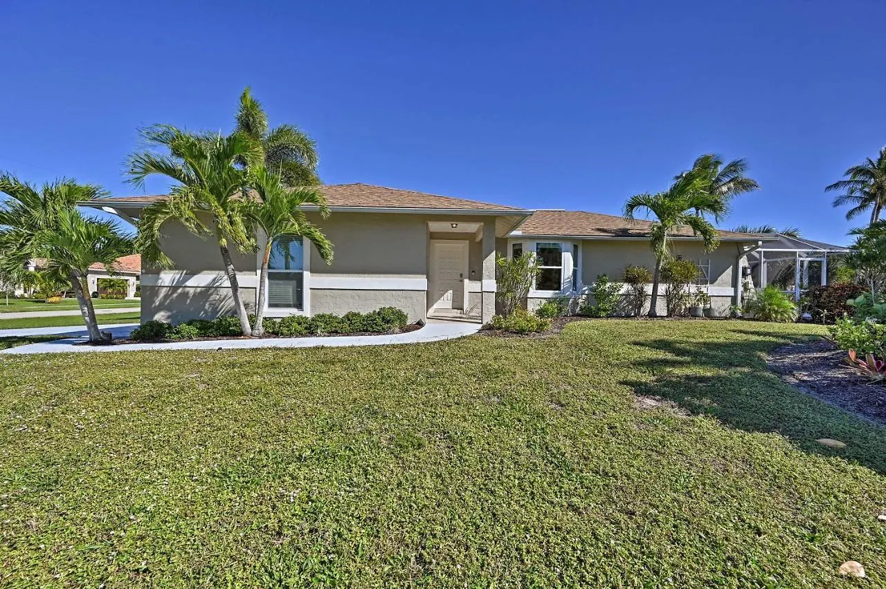 Sunny Oasis Less Than 2 Miles To Beach! *