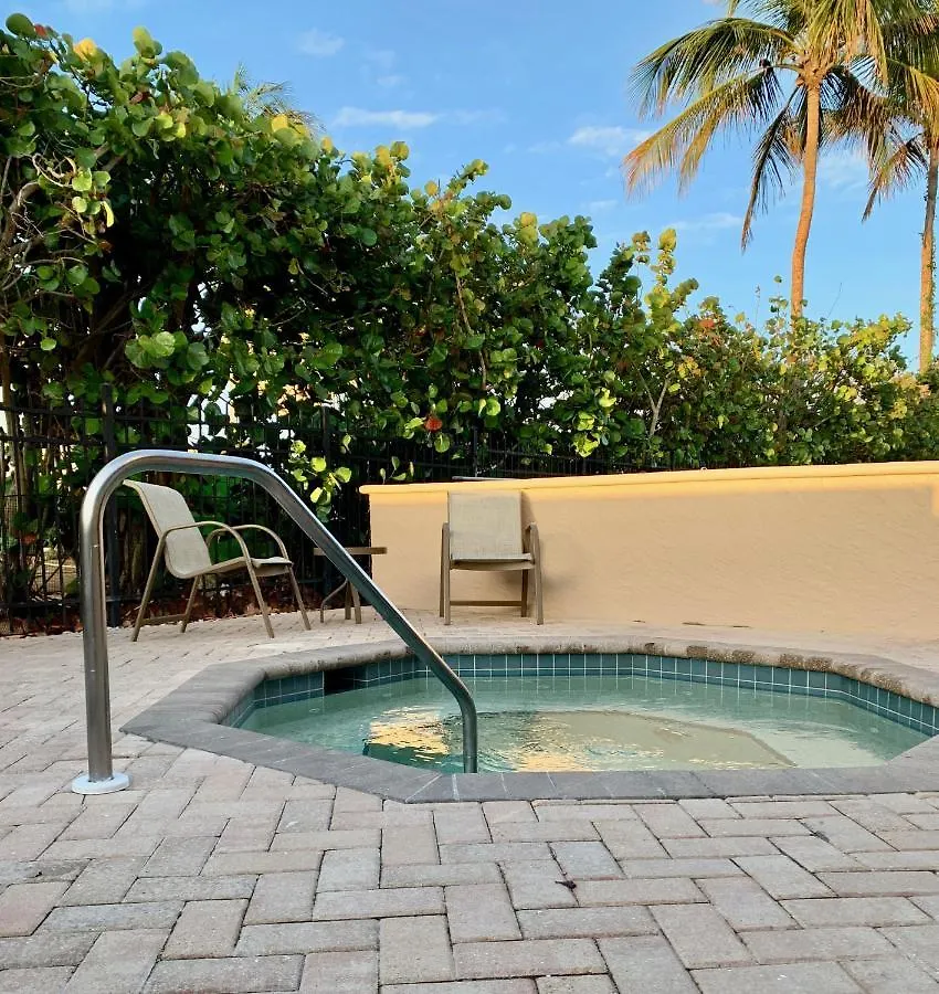 2 Bed South End Beachfront At Popular Seawinds *