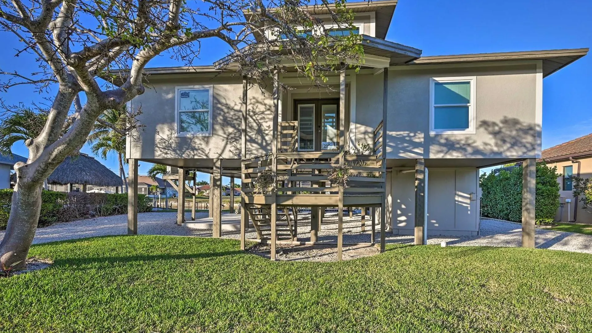 Holiday home Modern Retreat With Private Pool! *