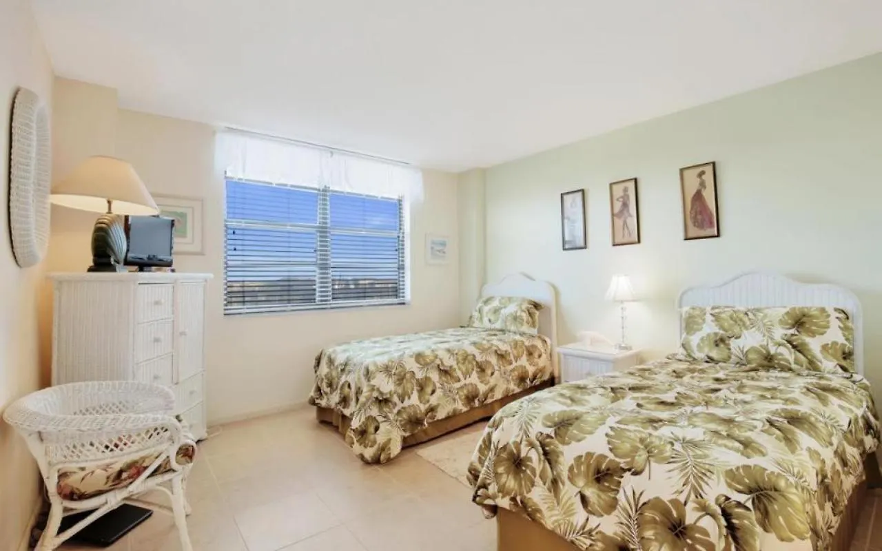 Gulf Views From Private Balcony Overlooks Popular Tigertail Preserve * Marco Island