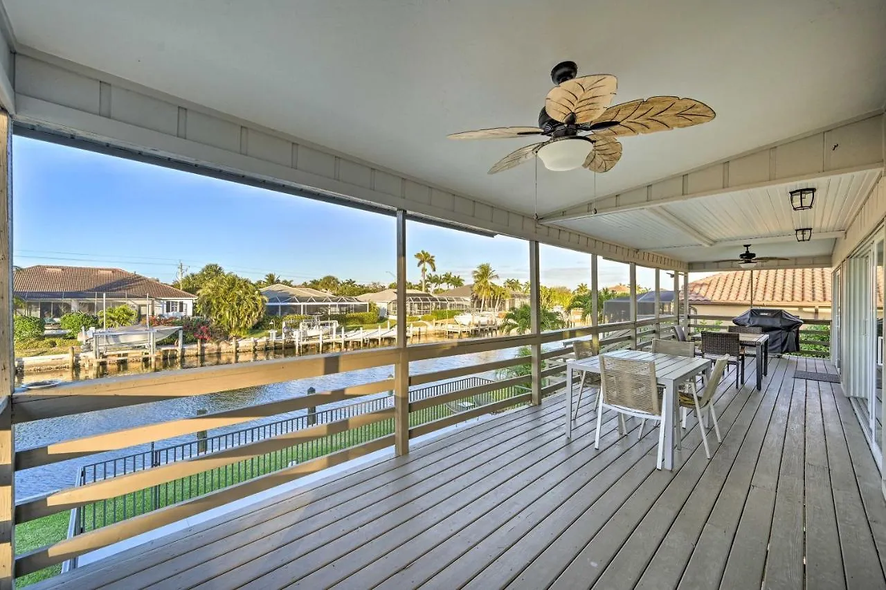 Modern Retreat With Private Pool! Holiday home