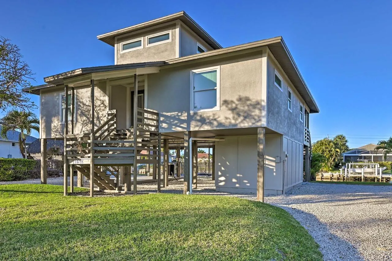 Modern Retreat With Private Pool! Marco Island