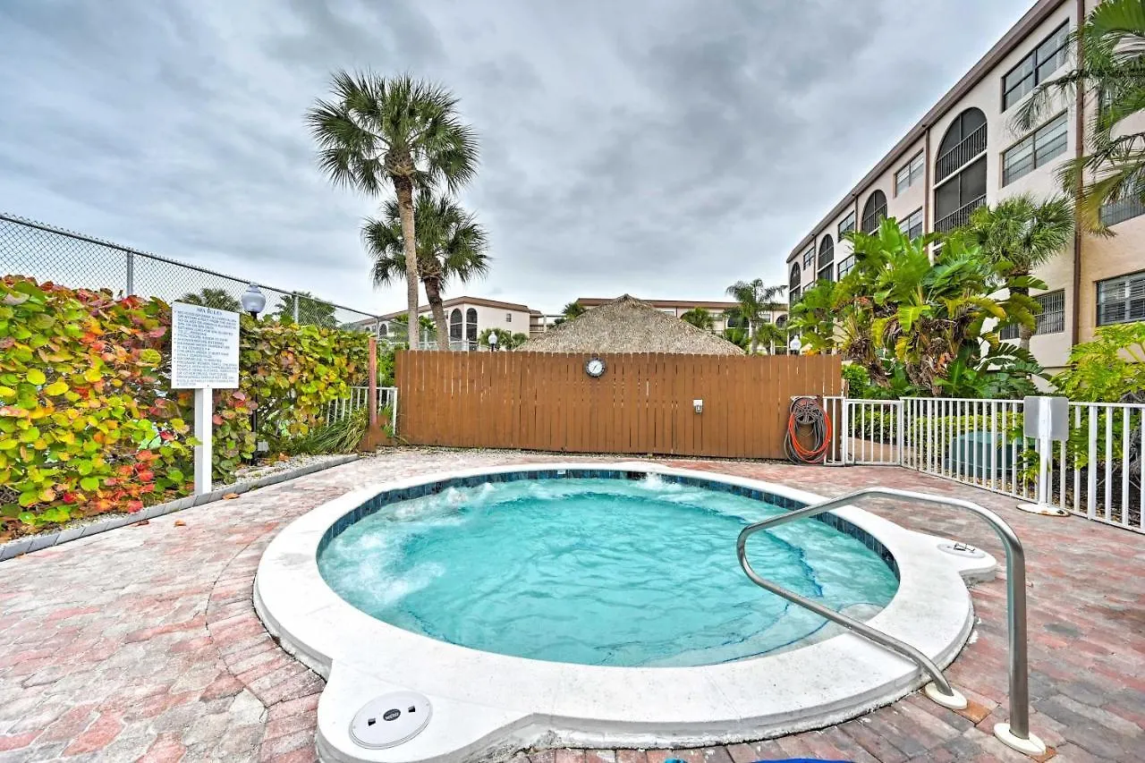 Waterfront With Pool And Hot Tub! Apartment *