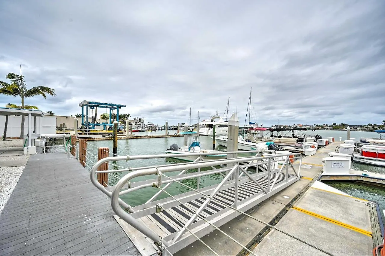 Waterfront With Pool And Hot Tub! Apartment *