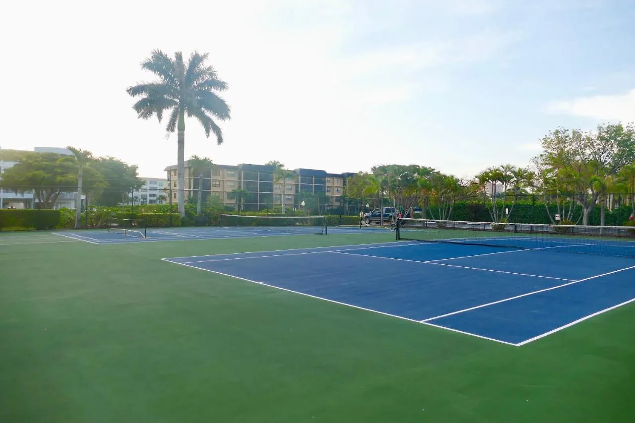 2 Bed South End Beachfront At Popular Seawinds Holiday home Marco Island