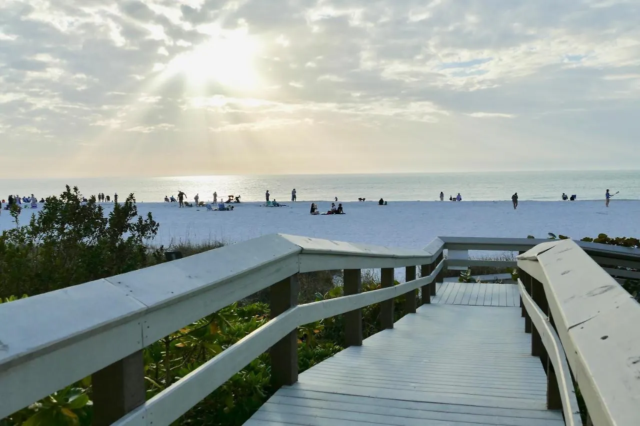 2 Bed South End Beachfront At Popular Seawinds Holiday home
