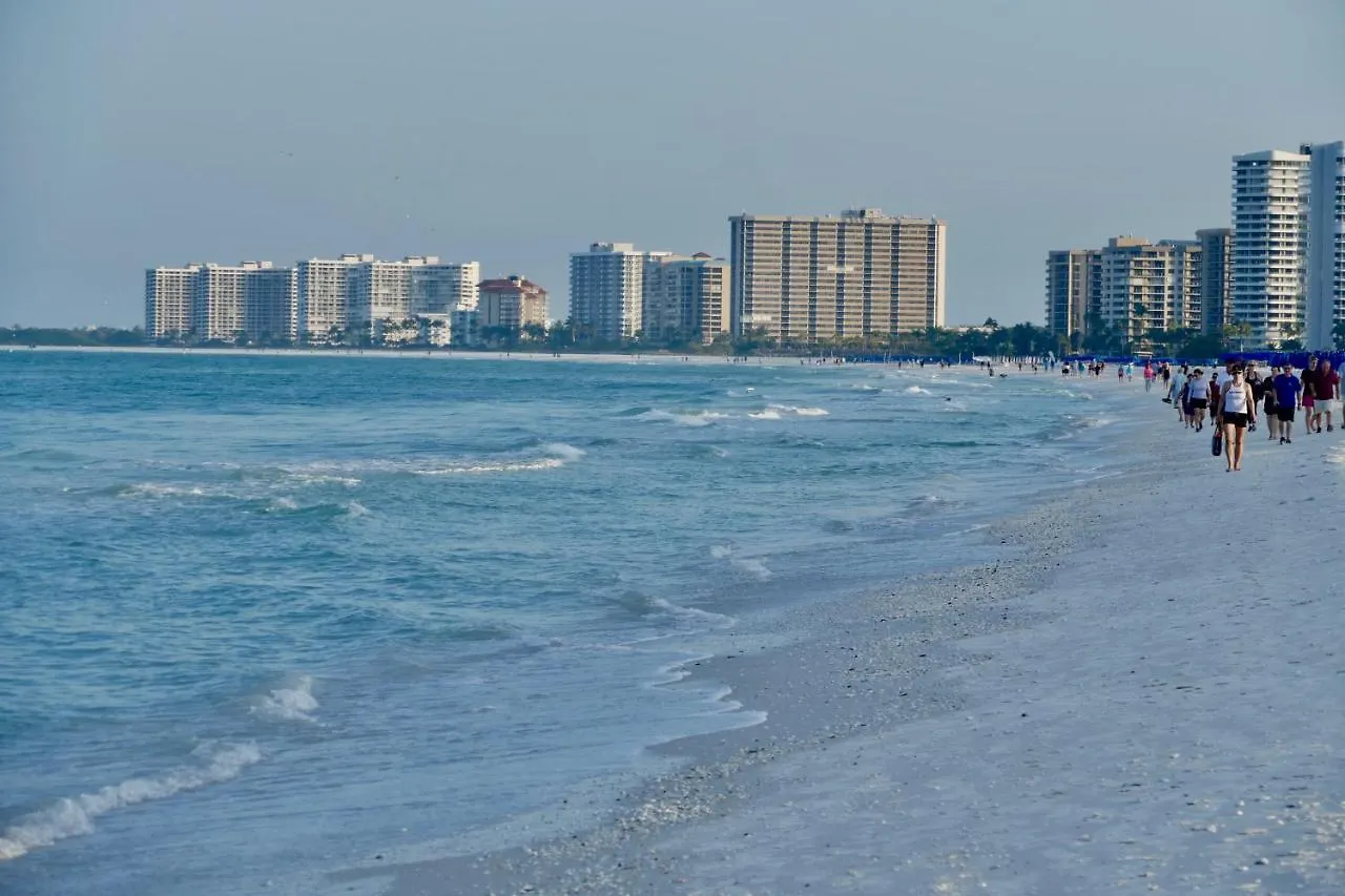 2 Bed South End Beachfront At Popular Seawinds Holiday home