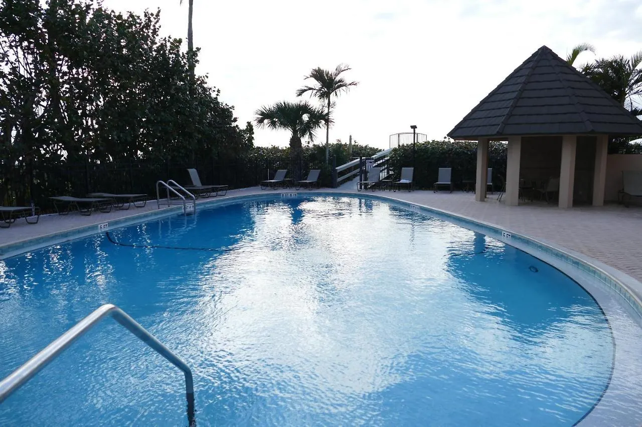 2 Bed South End Beachfront At Popular Seawinds Holiday home Marco Island