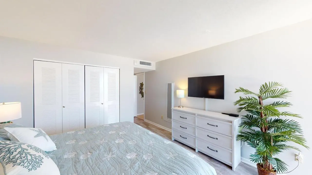 Holiday home South Seas Tower 3 #1005 - Beachfront 2/2 Long Views! Marco Island