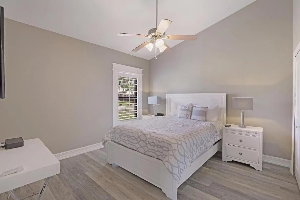 1260 Mimosa Court