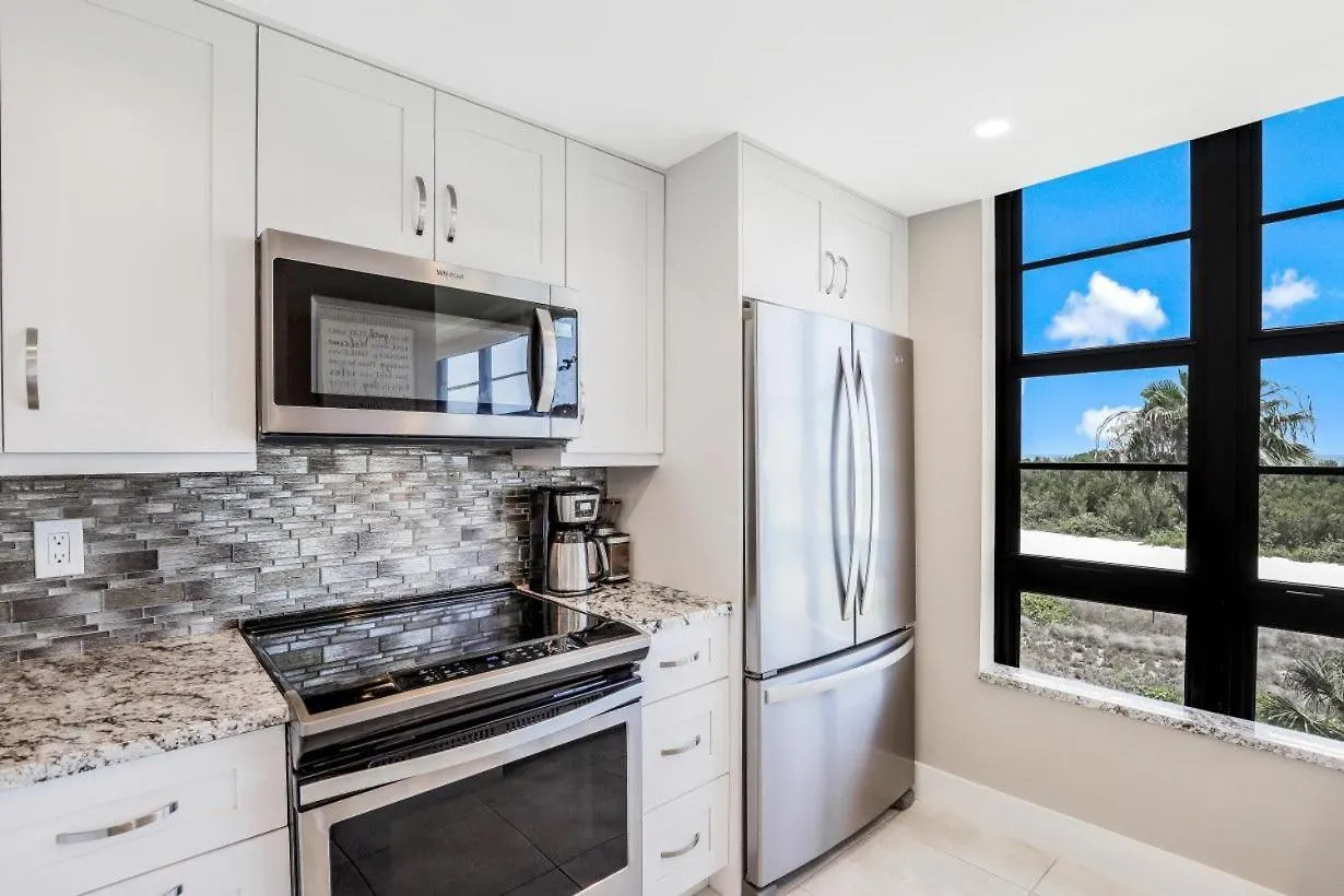 South Seas Tower 3-312