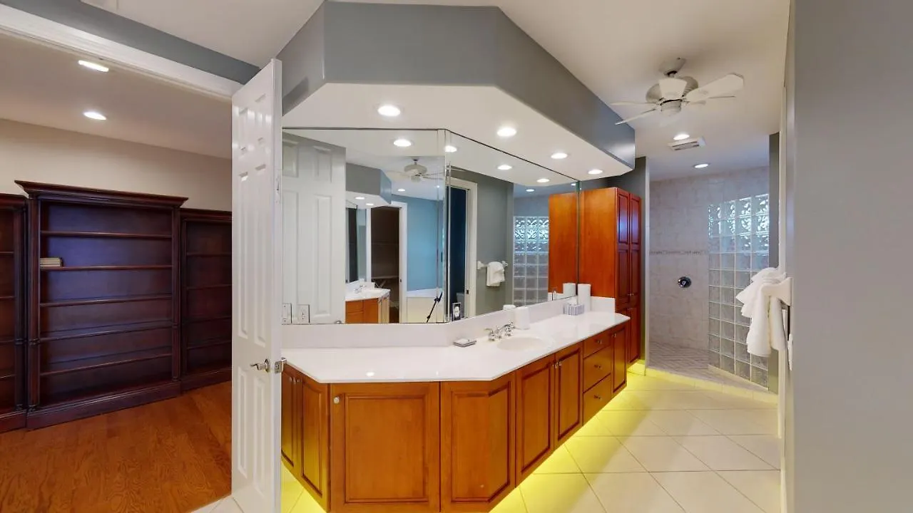Luxury Walkable To With Wide Water Views Marco Island