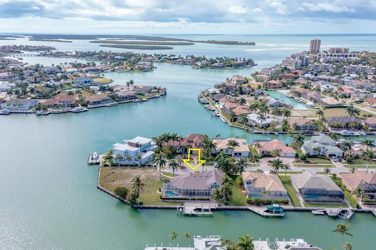 Holiday home Luxury Walkable To With Wide Water Views *