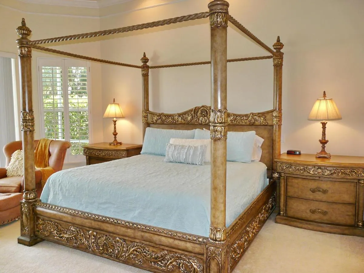 931 Hyacinth Court Holiday home Marco Island