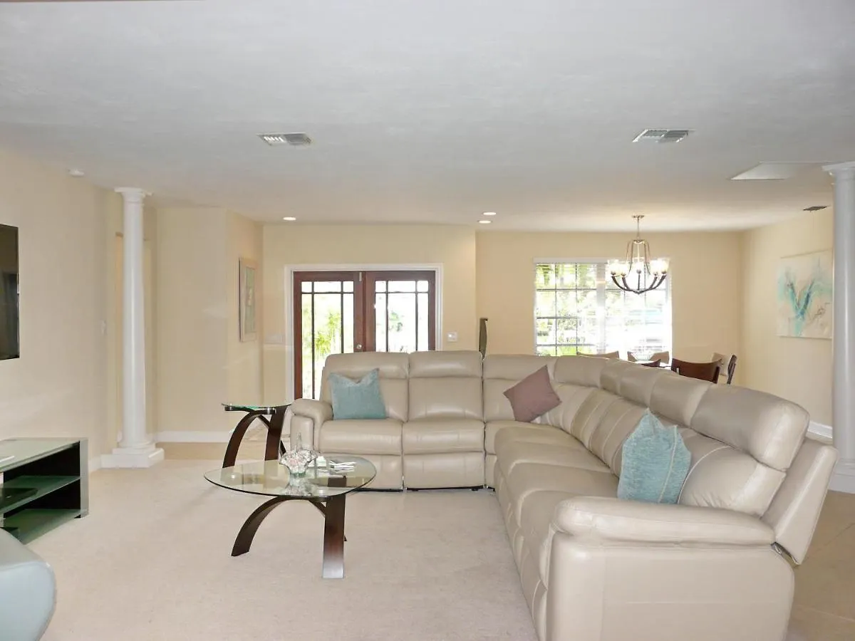 1107 Edington Place