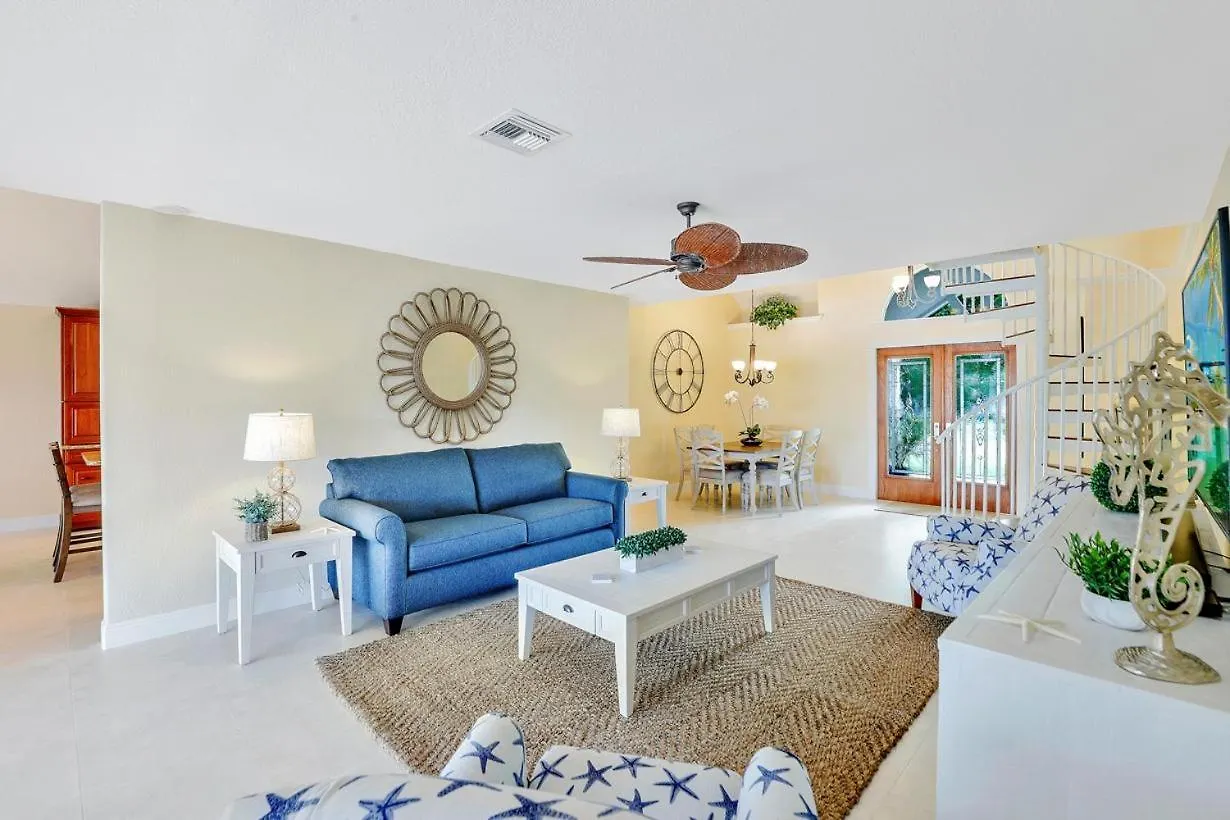 Algonquin Court Pool Marco Island