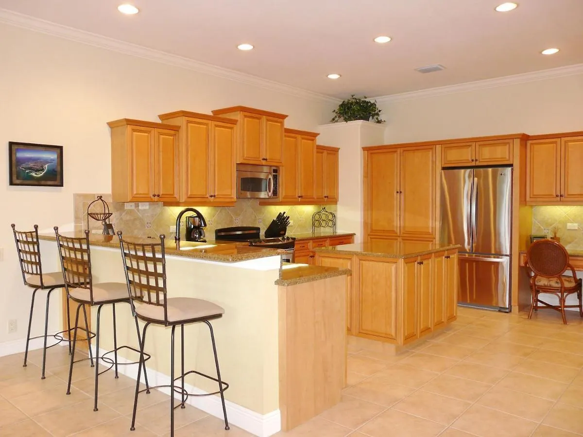 Holiday home 961 Hyacinth Court *