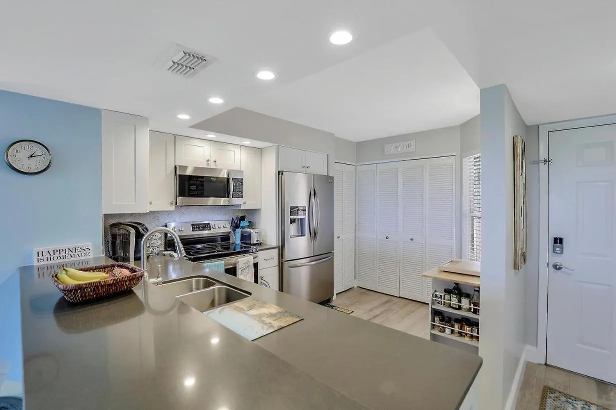 Stevens Landing 305b Holiday home Marco Island