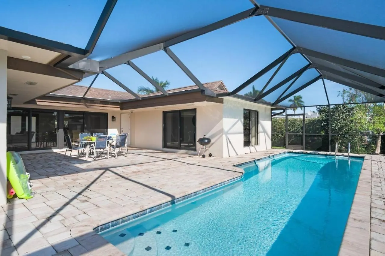 1263 Mulberry Ct * Marco Island