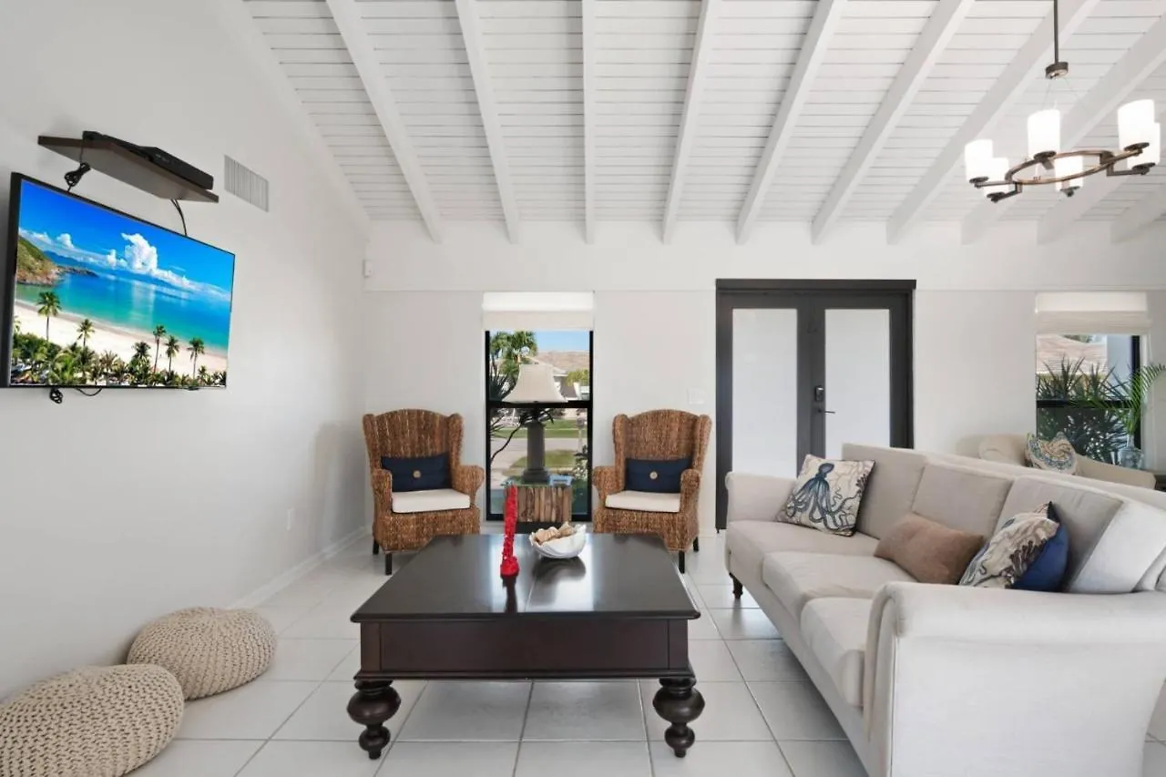 1263 Mulberry Ct * Marco Island